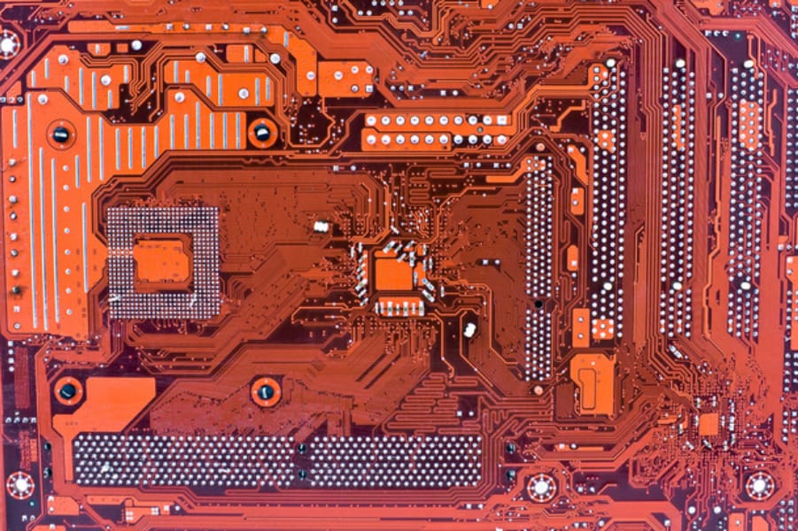pcb走线可以穿过元器件吗？